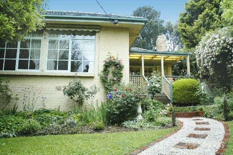 Property photo of 20 Anthony Drive Mount Waverley VIC 3149