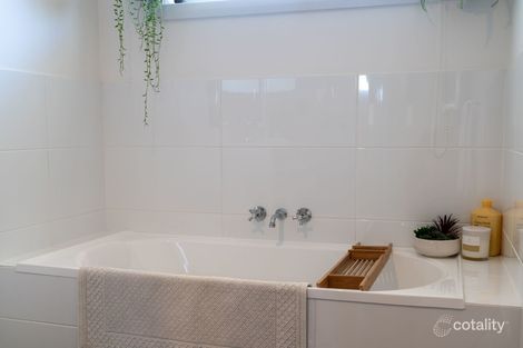 Property photo of 1/86 Minnamurra Road Gorokan NSW 2263