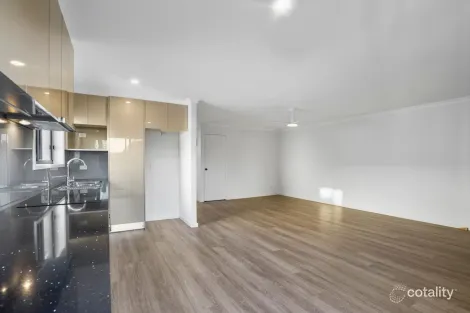 Property photo of 12/28 Hunter Avenue Labrador QLD 4215