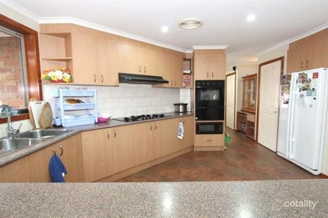 Property photo of 108 Robinsons Road Deer Park VIC 3023