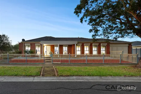 Property photo of 16 Newcombe Drive St Albans VIC 3021