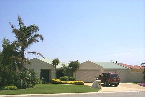 4 Woodville Hts, Hillarys, WA 6025