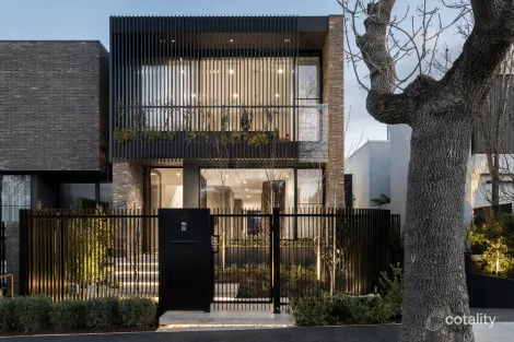 Property photo of 10 Lucas Street Brighton East VIC 3187