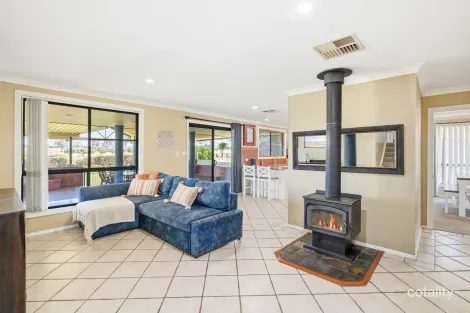 Property photo of 36 The Grange Hillvue NSW 2340