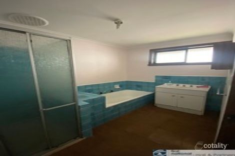 Property photo of 24 Oak Grove Springvale VIC 3171