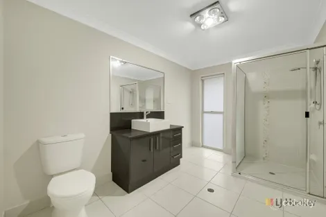 Property photo of 21 Lighthouse Drive Boyne Island QLD 4680