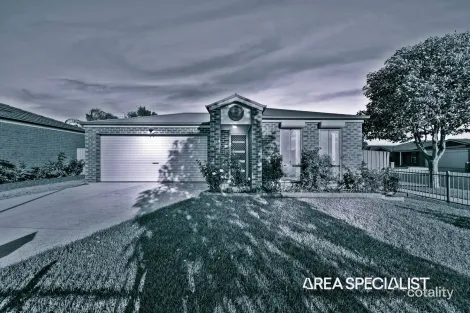 Property photo of 2 Bailey Boulevard Koo Wee Rup VIC 3981