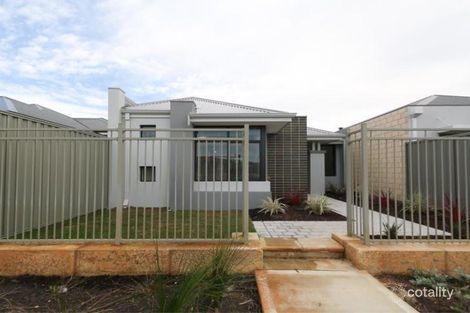 5 Egrove Lane, Piara Waters, WA 6112