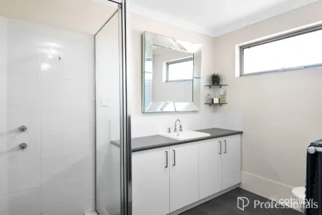 Property photo of 1/3 Kuwarra Lane Karlkurla WA 6430