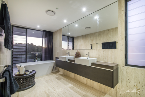 Property photo of 7619 Fairway Boulevard Hope Island QLD 4212
