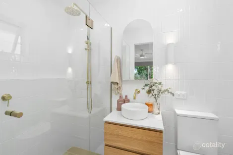 Property photo of 16 Maple Street Wyoming NSW 2250