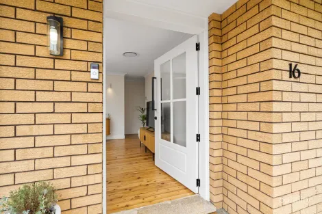 Property photo of 16 Maple Street Wyoming NSW 2250