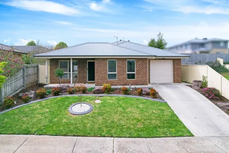 Property photo of 36 Twin Ranges Drive Warragul VIC 3820