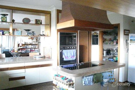 Property photo of 22 Larwood Close Avondale Heights VIC 3034
