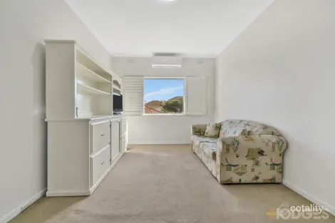 Property photo of 15/70 Beach Road Mentone VIC 3194