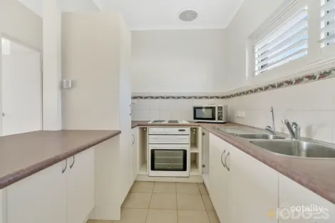 Property photo of 15/70 Beach Road Mentone VIC 3194