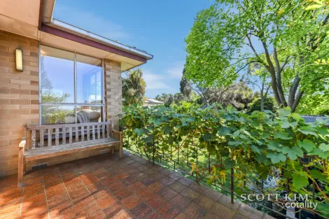 Property photo of 61 Avonhurst Drive Glen Waverley VIC 3150