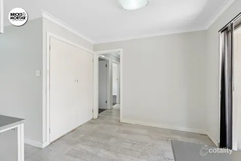 Property photo of 3 Baxendale Way Camillo WA 6111