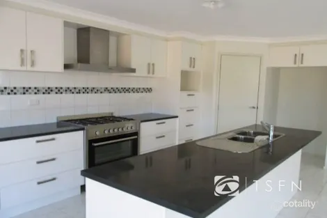 Property photo of 16 Amanda Drive Maiden Gully VIC 3551