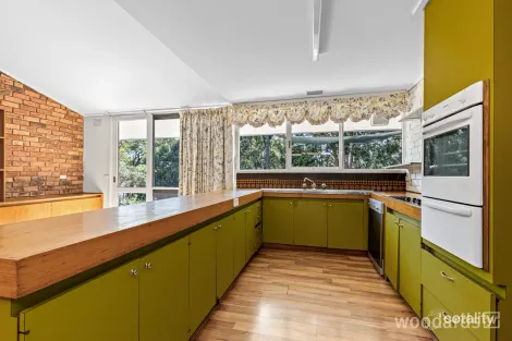 Property photo of 10 Jelbart Court Eltham VIC 3095