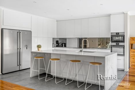 Property photo of 39 Tasman Crescent Taylors Lakes VIC 3038