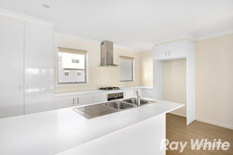 Property photo of 65 Lakeside Boulevard Pakenham VIC 3810