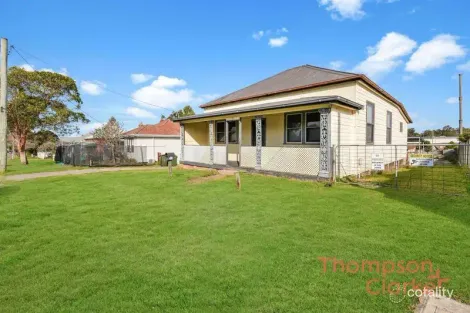 33 Raymond Terrace Rd, East Maitland, NSW 2323