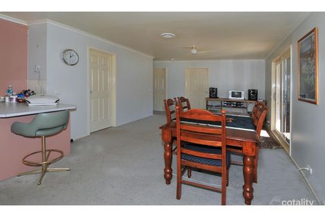 Property photo of 1 Flowers Close Roxburgh Park VIC 3064