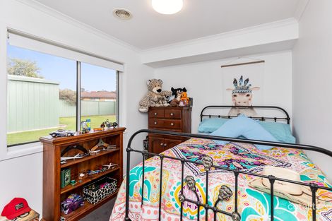 Property photo of 2 Gardenia Avenue Lake Albert NSW 2650