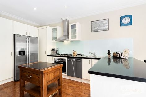 Property photo of 21 The Crescent Kensington VIC 3031