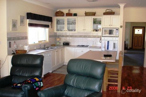 Property photo of 14 Garden Place Romsey VIC 3434