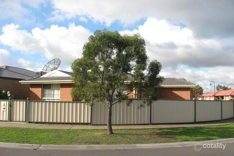 8 Bluebell Cres, Gowanbrae, VIC 3043