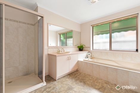 Property photo of 4 Clarinda Drive Narre Warren VIC 3805