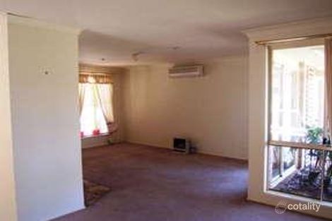 Property photo of 19 Winnifred Road McGraths Hill NSW 2756