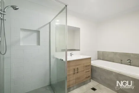 Property photo of 496 Grande Avenue Spring Mountain QLD 4300