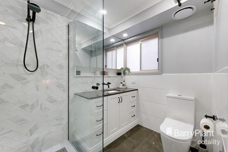 6 Lavington Ct, Craigieburn, VIC 3064