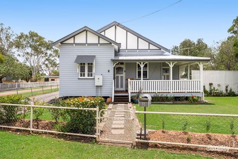 8 Donely St, Oakey, QLD 4401