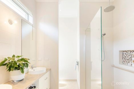 Property photo of 15 Crest Drive Rosebud VIC 3939