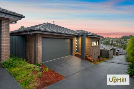 Property photo of 3 Butina Crest Pakenham VIC 3810