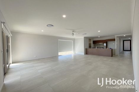 32 Snowdonia Cres, Yarrabilba, QLD 4207