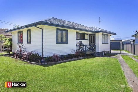 Property photo of 45 Eleebana Crescent Koonawarra NSW 2530
