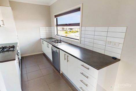 Property photo of 22 Queenie Way Cranbourne West VIC 3977