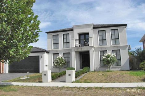 3 Mackenzie Cl, Taylors Lakes, VIC 3038