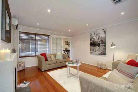 4 Faraday Rd, Croydon South, VIC 3136