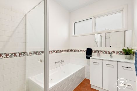 Property photo of 19 Luckins Road Bentleigh VIC 3204