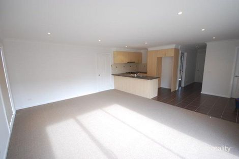 Property photo of 2/3 Walter Street Cranbourne VIC 3977