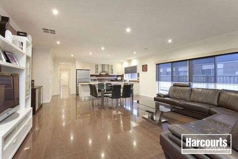 Property photo of 2 Booth Place Pakenham VIC 3810