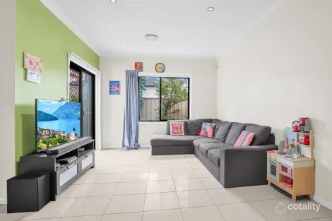 Property photo of 3/18-20 Girraween Road Girraween NSW 2145
