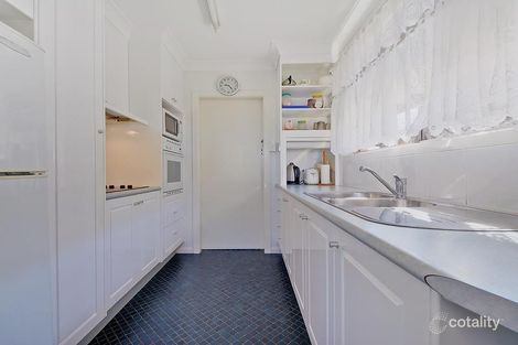 Property photo of 4 Ensenada Court Broadbeach Waters QLD 4218