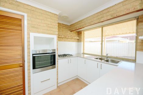 Property photo of 16 Conical Rise Woodvale WA 6026